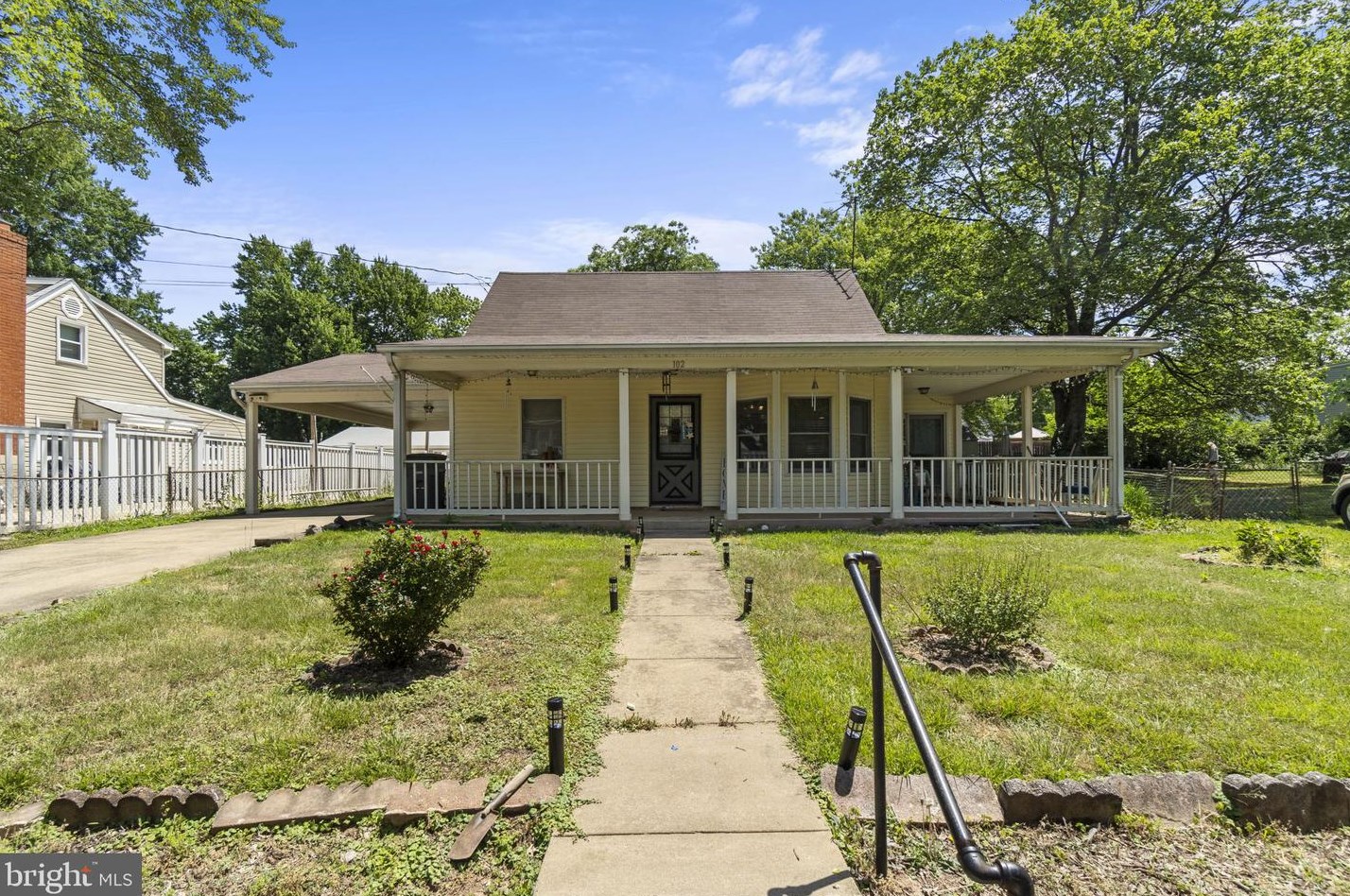 102 Courtney Dr, Manassas, VA 20111