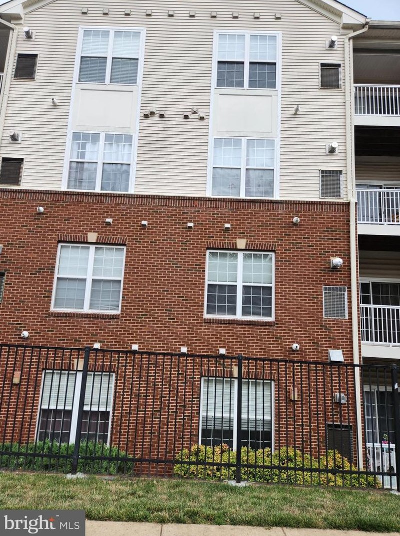 9711 Handerson Pl, Manassas, VA 20111-7027