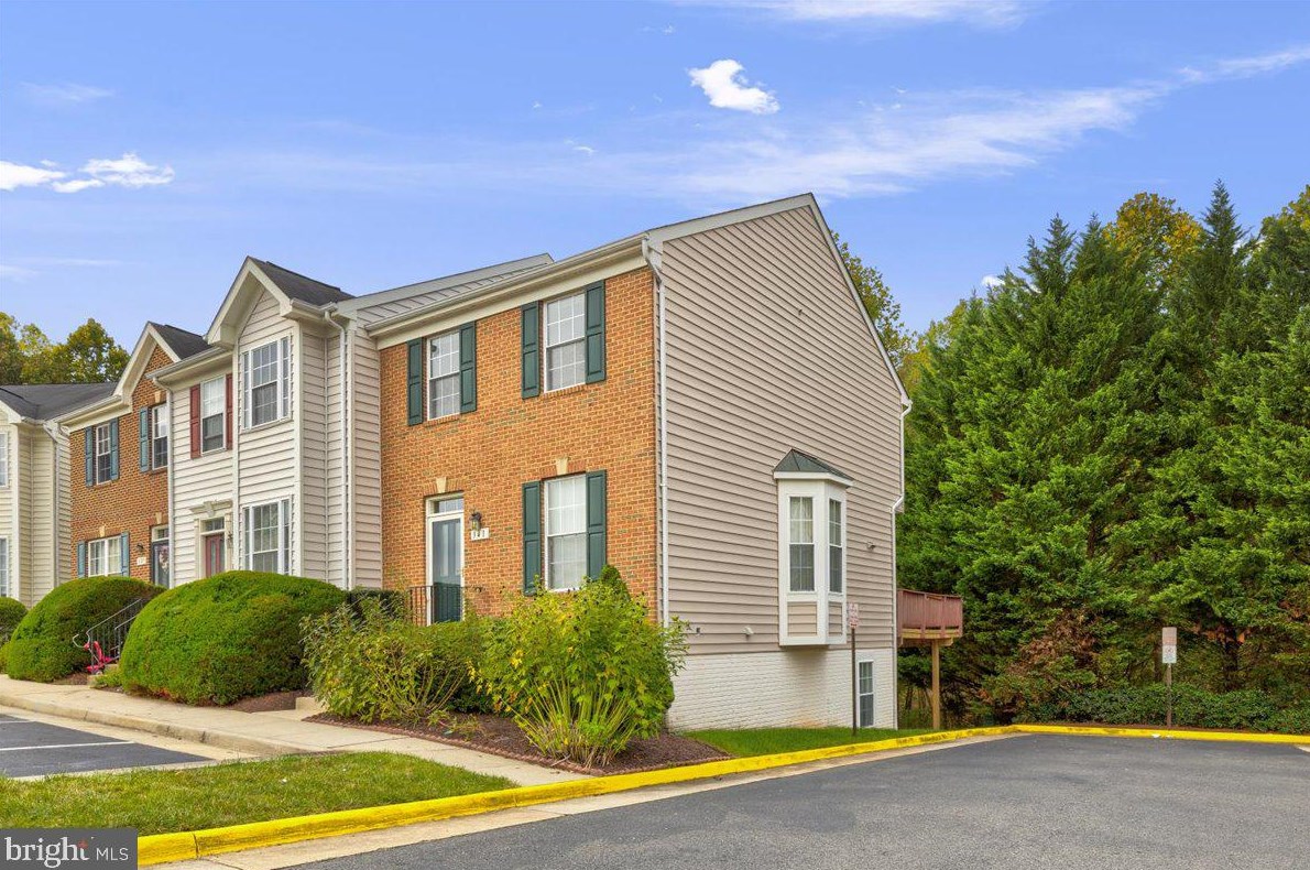 341 Kirby St, Manassas, VA 20111-3403