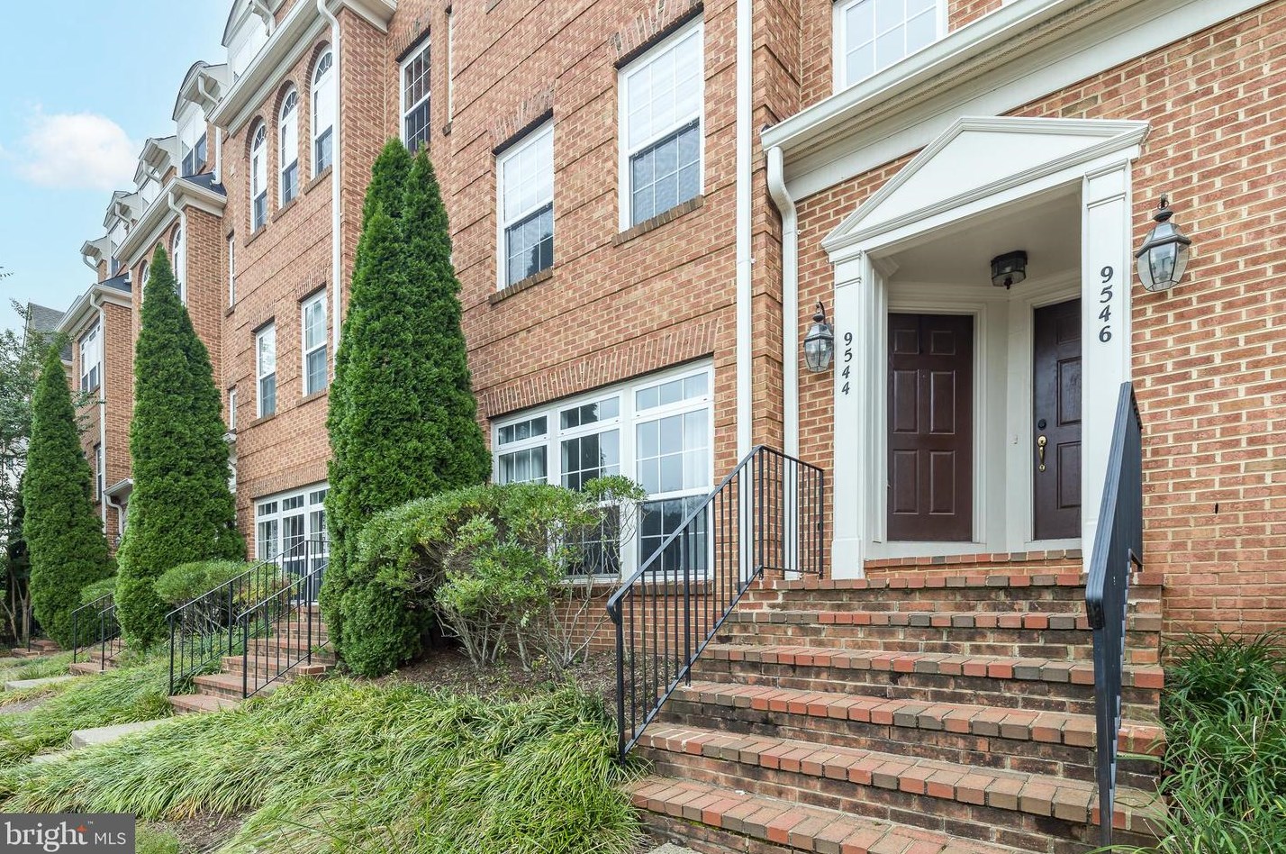 9544 Walker Way, Manassas VA  20111-3086 exterior