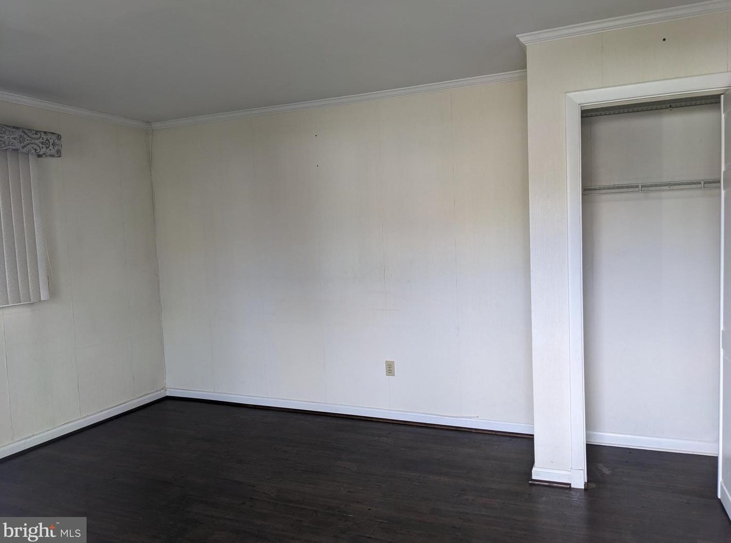 137 Holden Dr, Manassas, VA 20111