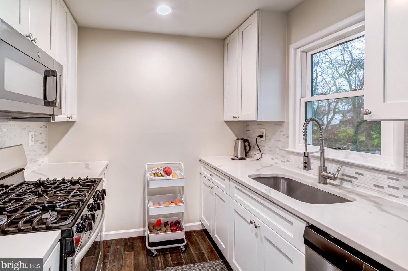 125 Lambert Dr, Manassas VA  20111-1829 exterior