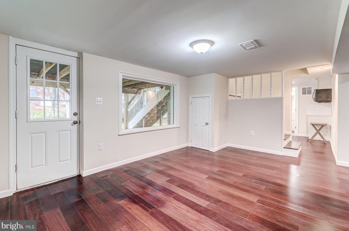 125 Lambert Dr, Manassas VA  20111-1829 exterior