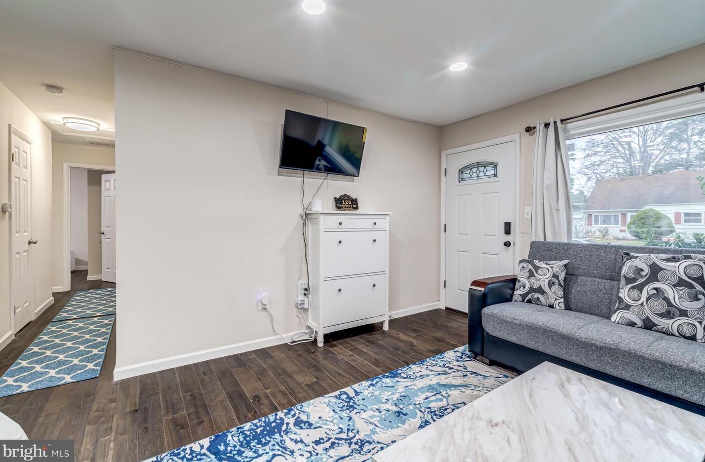 125 Lambert Dr, Manassas VA  20111-1829 exterior