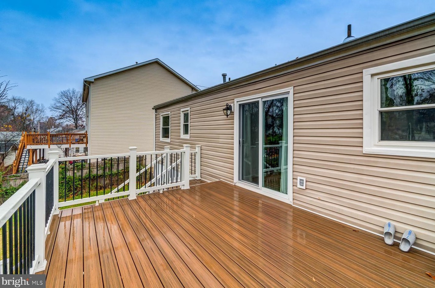 125 Lambert Dr, Manassas VA  20111-1829 exterior