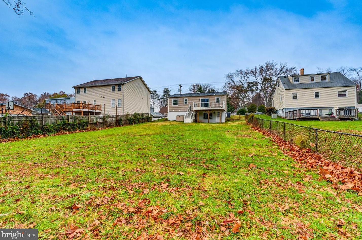 125 Lambert Dr, Manassas VA  20111-1829 exterior