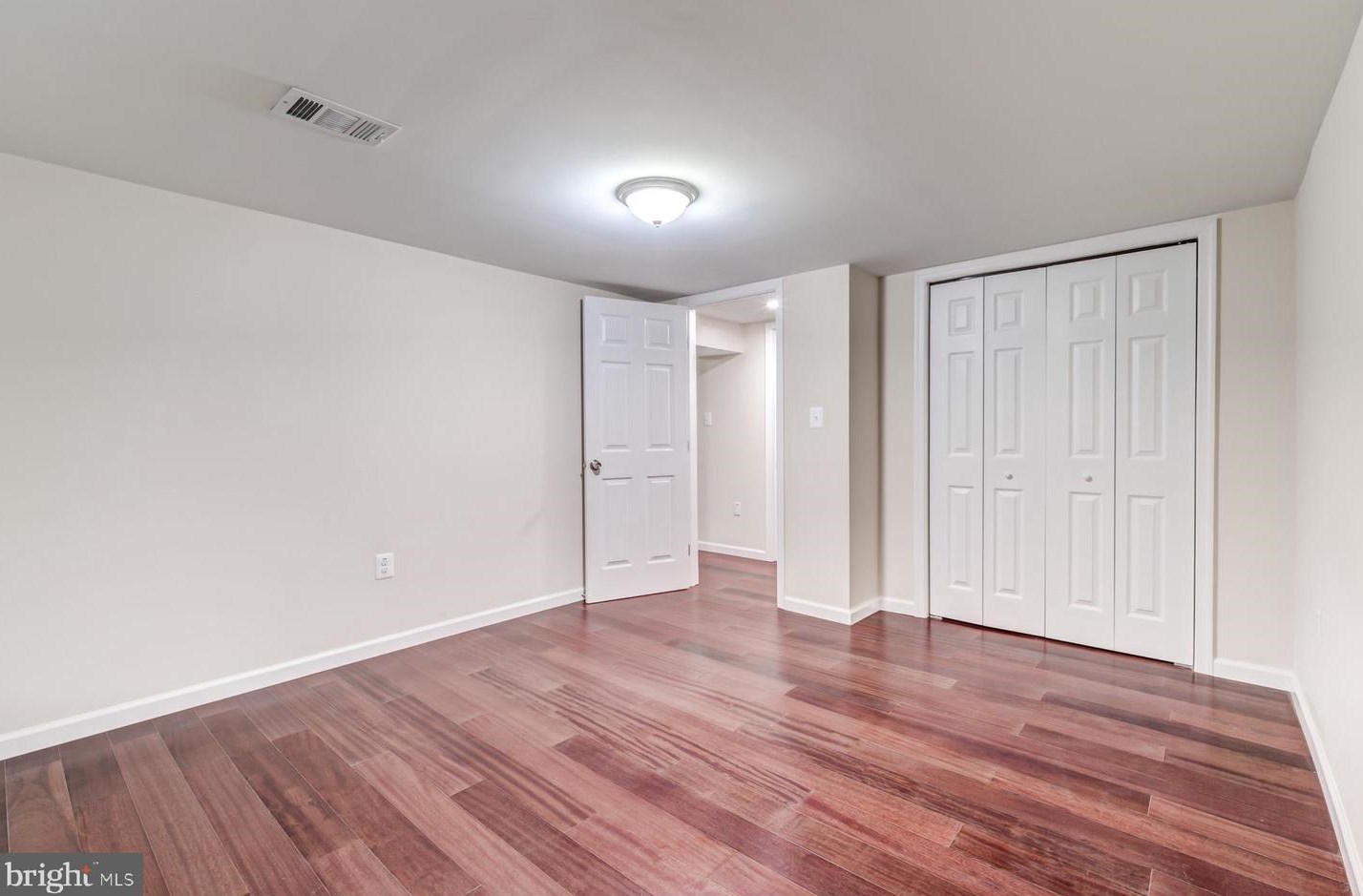 125 Lambert Dr, Manassas VA  20111-1829 exterior