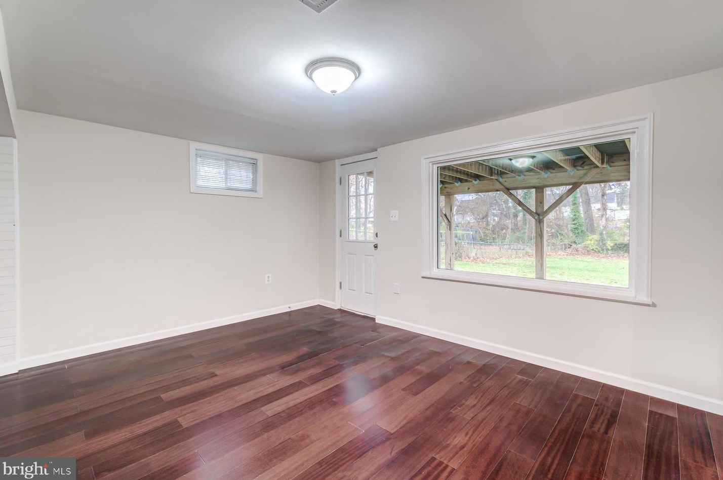 125 Lambert Dr, Manassas VA  20111-1829 exterior