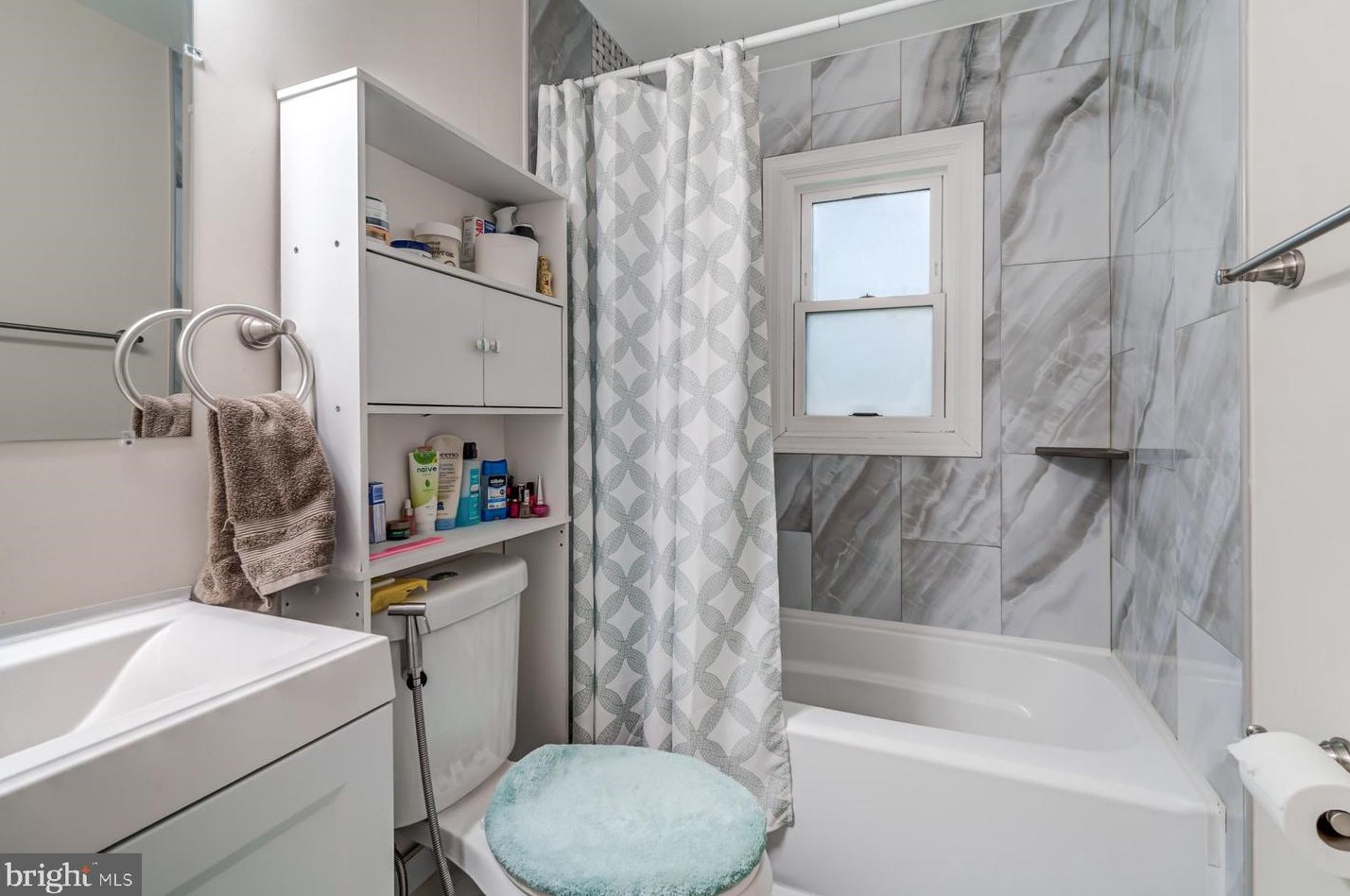 125 Lambert Dr, Manassas VA  20111-1829 exterior