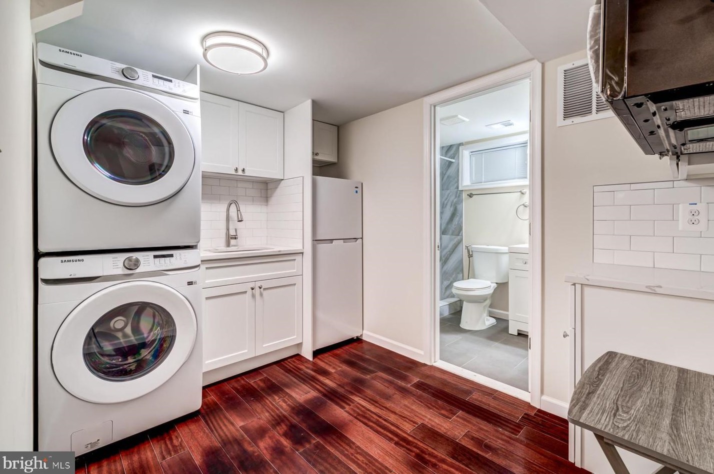 125 Lambert Dr, Manassas VA  20111-1829 exterior