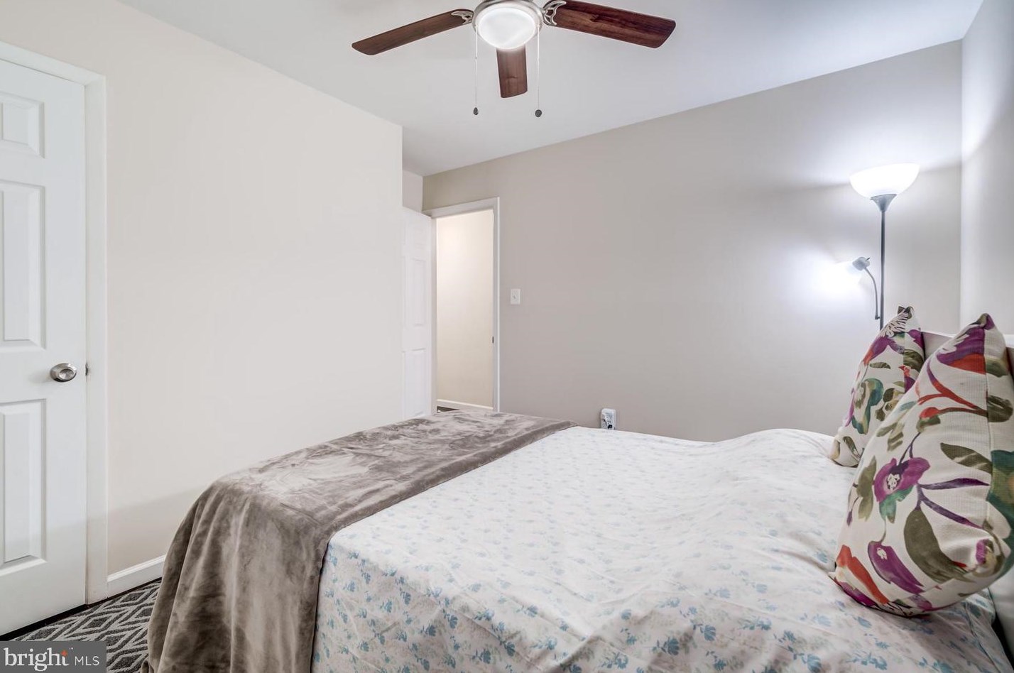 125 Lambert Dr, Manassas VA  20111-1829 exterior