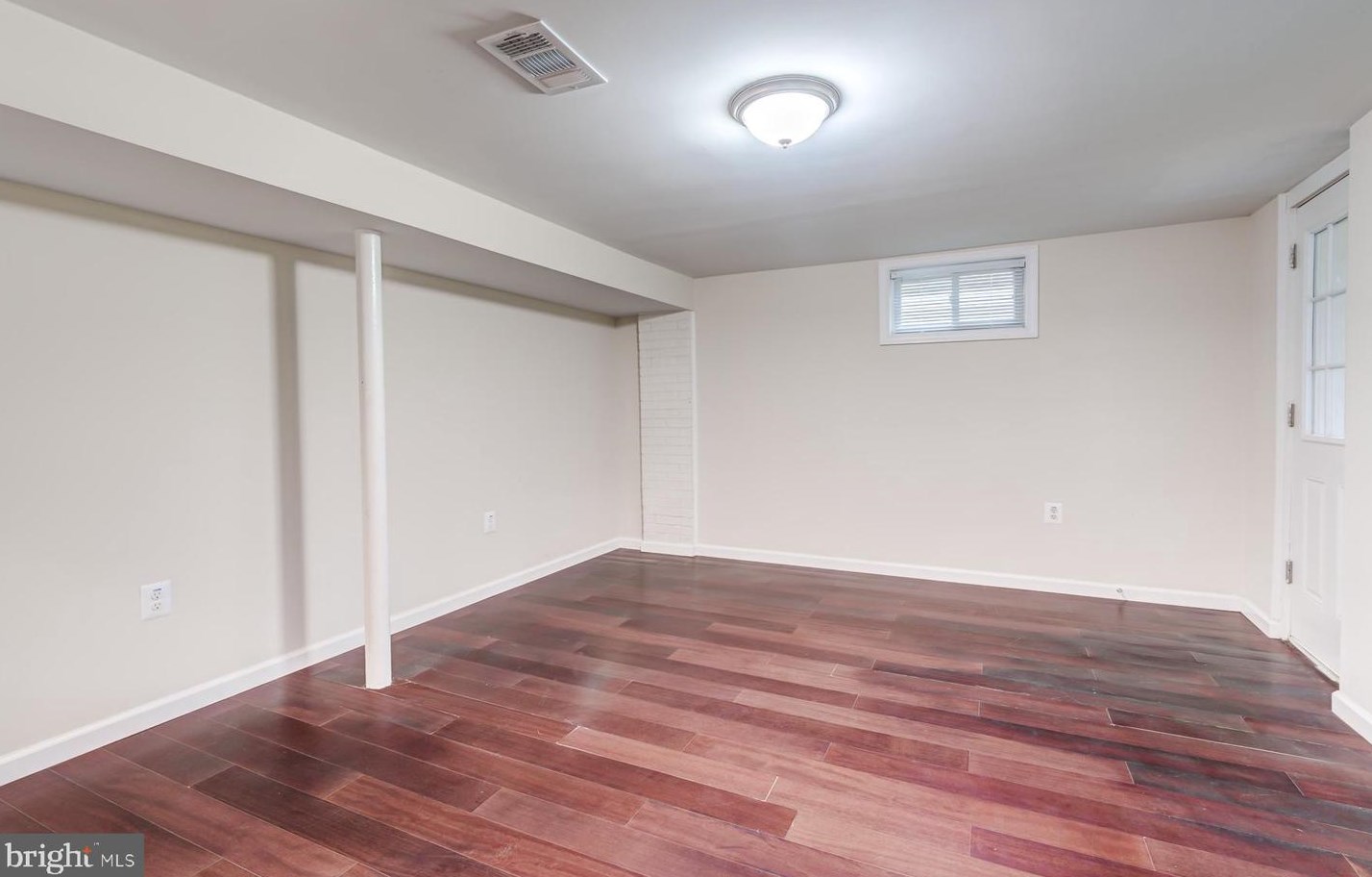 125 Lambert Dr, Manassas VA  20111-1829 exterior