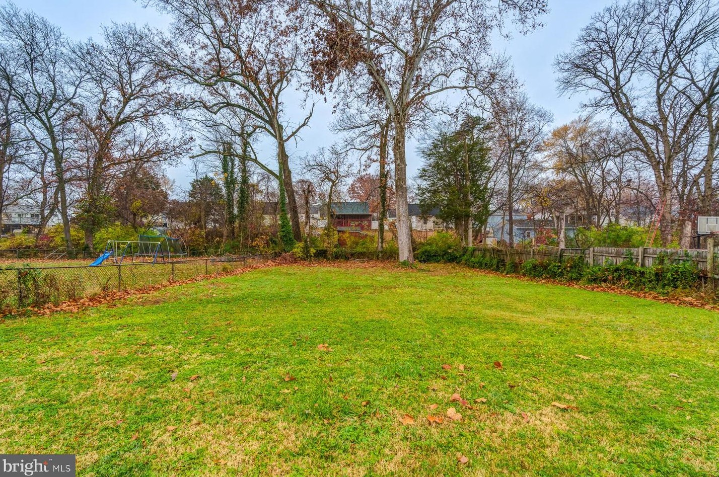 125 Lambert Dr, Manassas VA  20111-1829 exterior