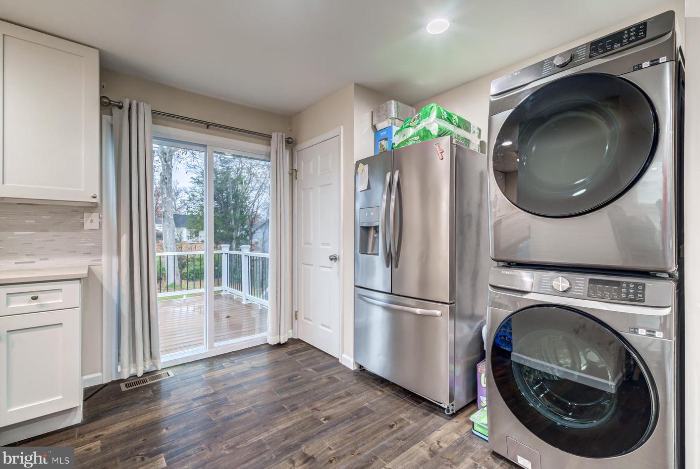 125 Lambert Dr, Manassas VA  20111-1829 exterior