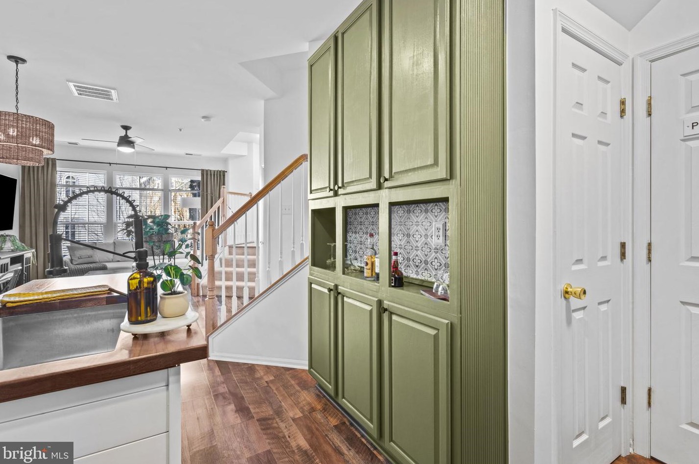 9816 Pickens Pl, Manassas VA  20111-7000 exterior