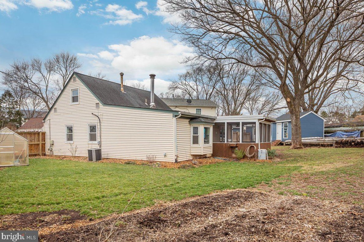 126 Mace St, Manassas VA  20111-2037 exterior