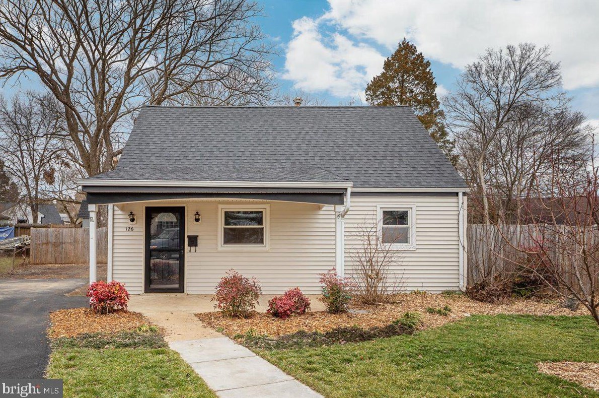 126 Mace St, Manassas VA  20111-2037 exterior