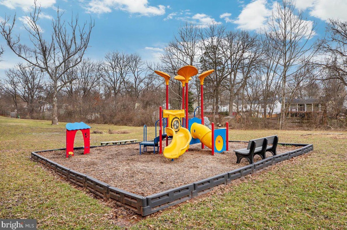 126 Mace St, Manassas VA  20111-2037 exterior