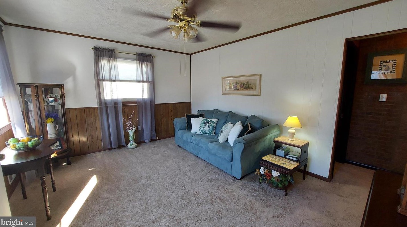 266 Manassas Dr, Manassas, VA 20111