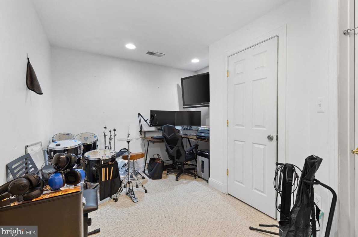 9315 Hedgeford St, Manassas VA  20111-3040 exterior