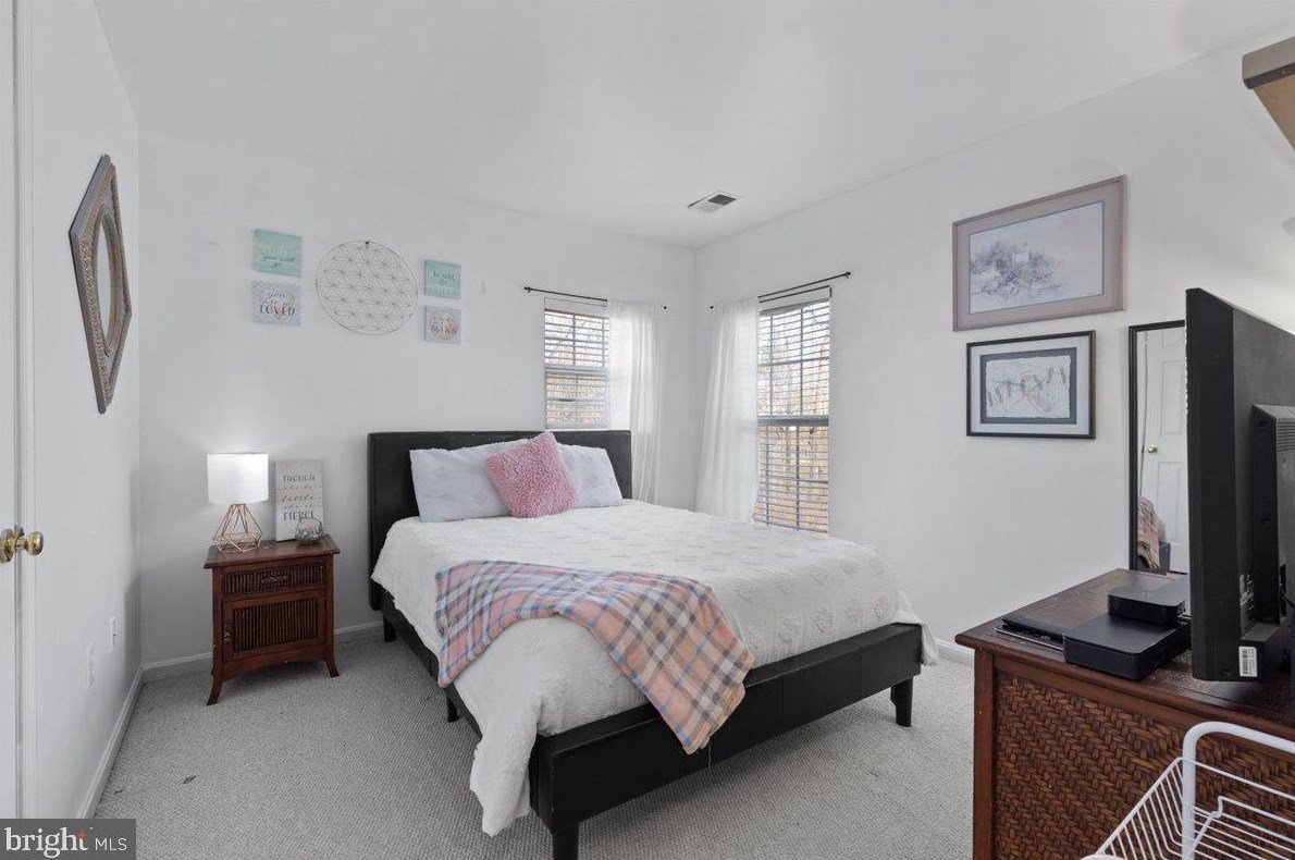 9315 Hedgeford St, Manassas VA  20111-3040 exterior