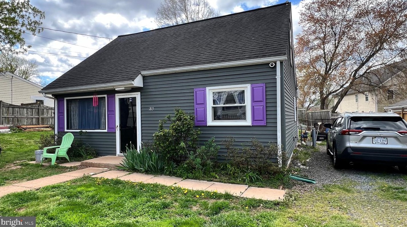 189 Holden Dr, Manassas, VA 20111