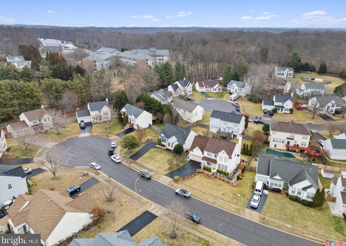9290 Matthew Dr, Manassas VA  20111-8217 exterior