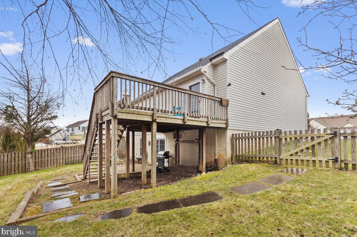 9290 Matthew Dr, Manassas VA  20111-8217 exterior