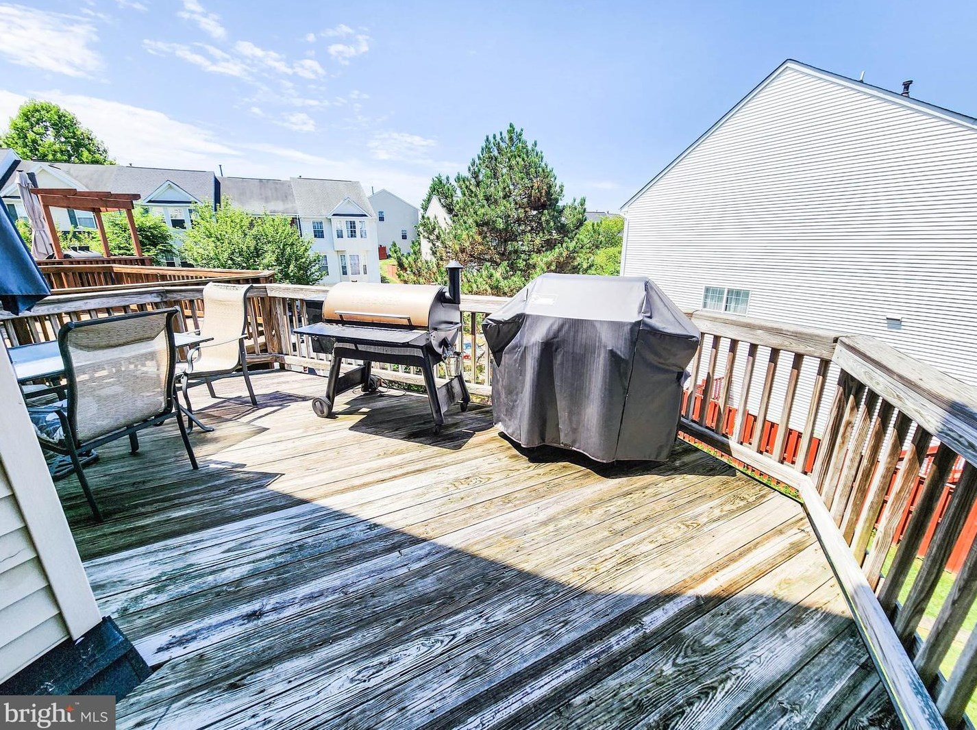 9404 Lanae Ln, Manassas VA  20111-8243 exterior
