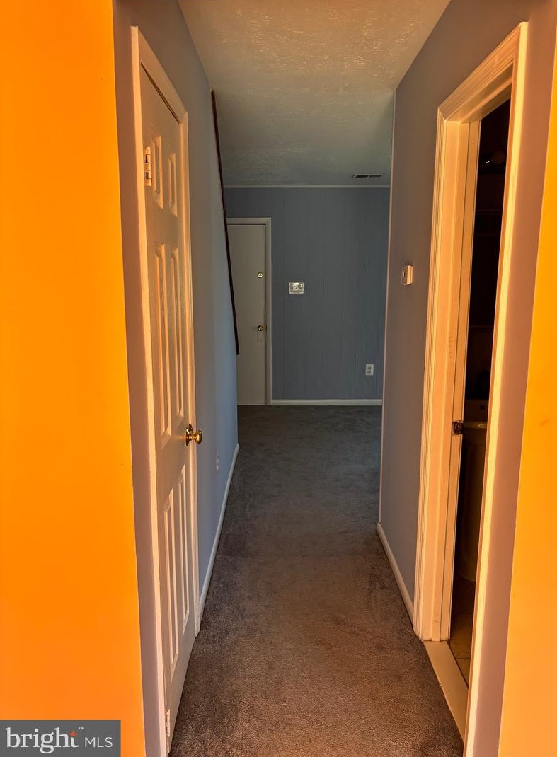 8631 Madera Ct, Manassas VA  20111-2301 exterior