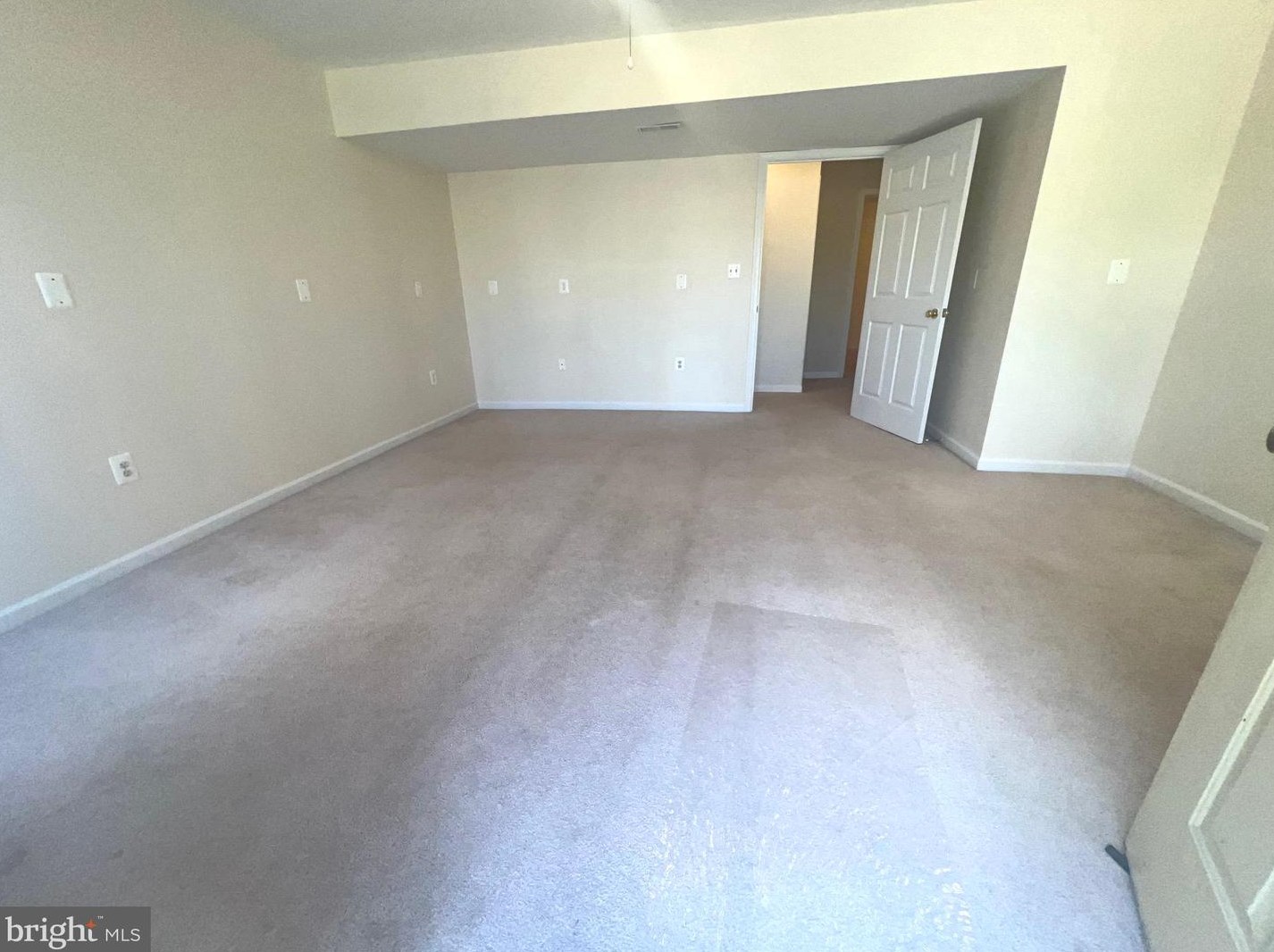 9241 Greenshire Dr, Manassas VA  20111-3036 exterior