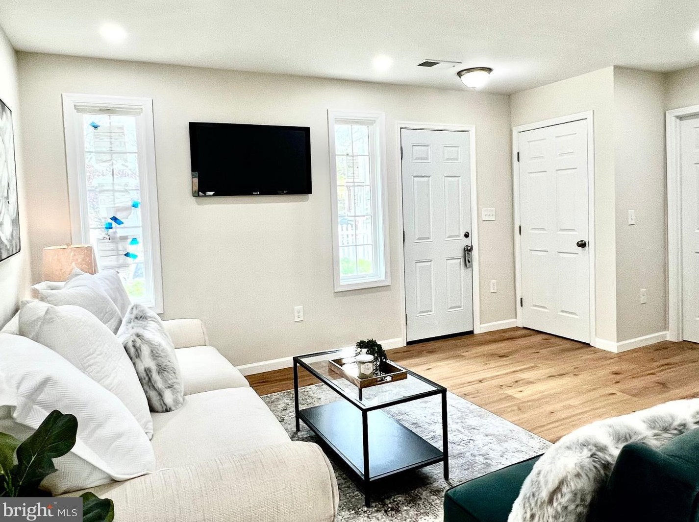 129 Courtney Dr, Manassas VA  20111-2058 exterior