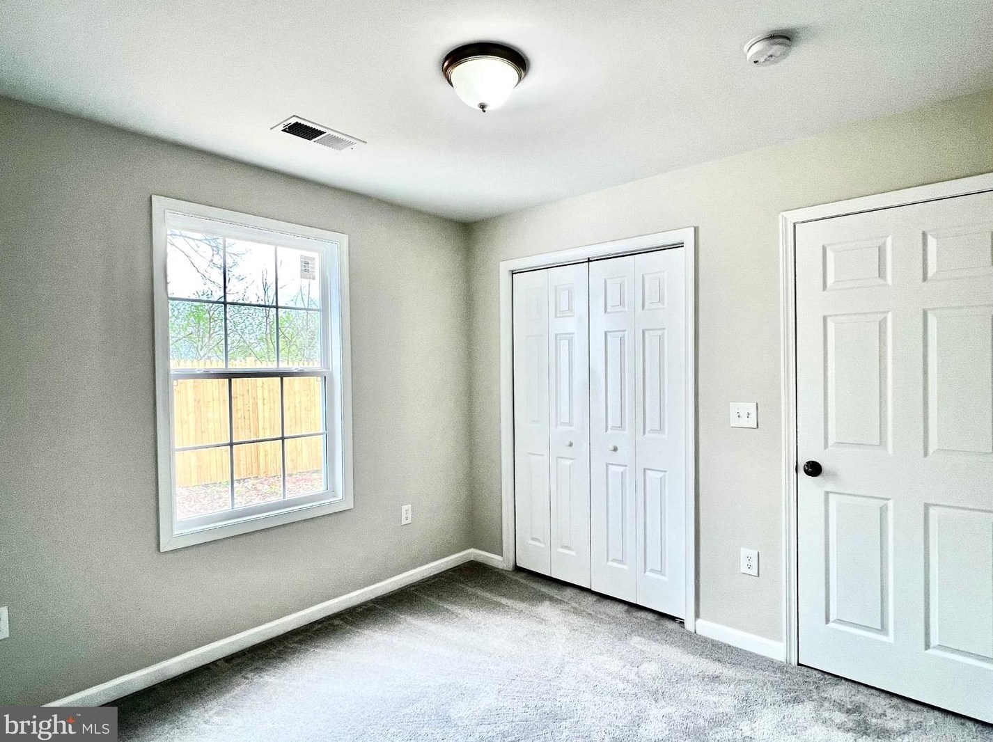 129 Courtney Dr, Manassas VA  20111-2058 exterior