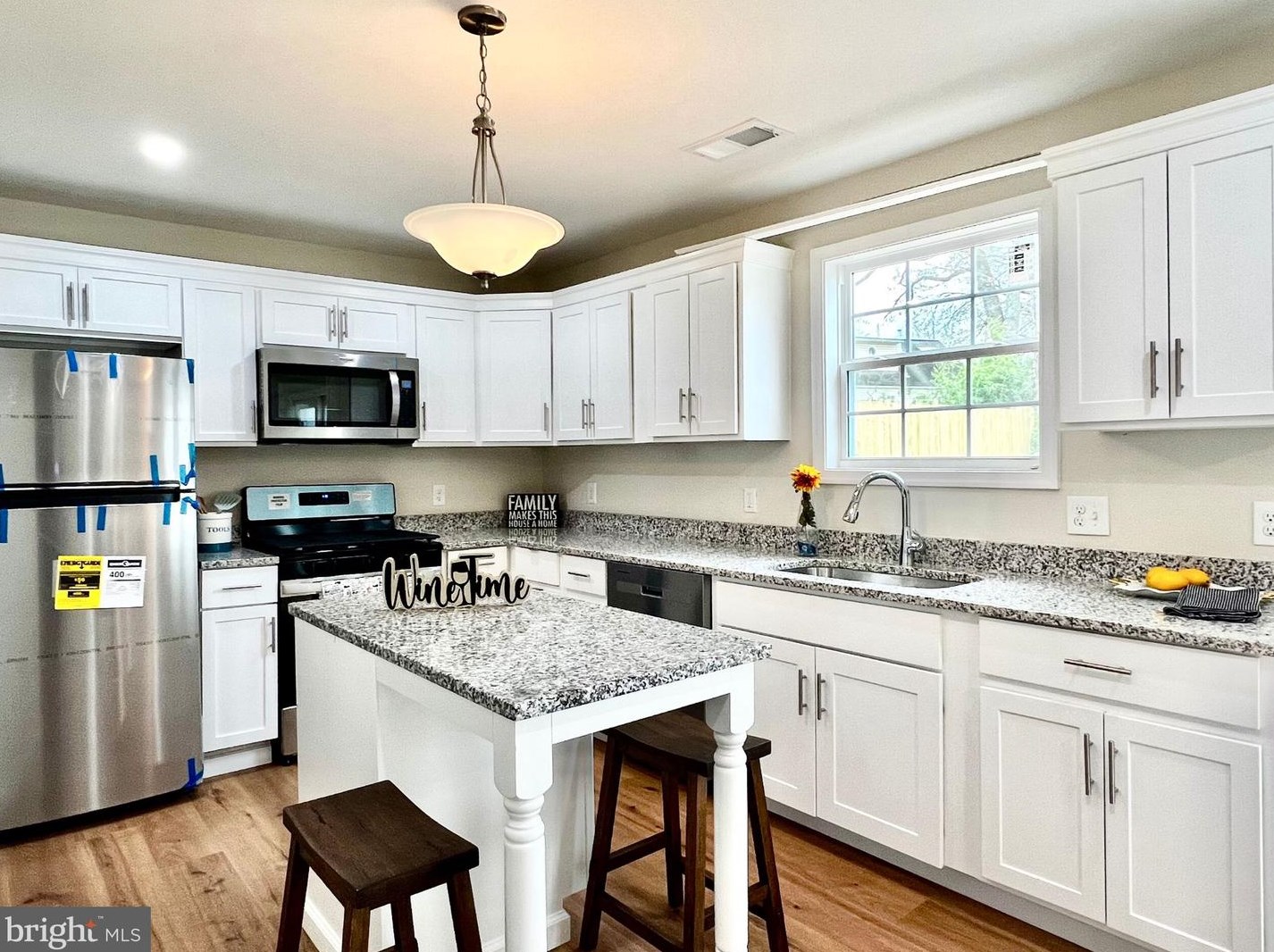 129 Courtney Dr, Manassas VA  20111-2058 exterior