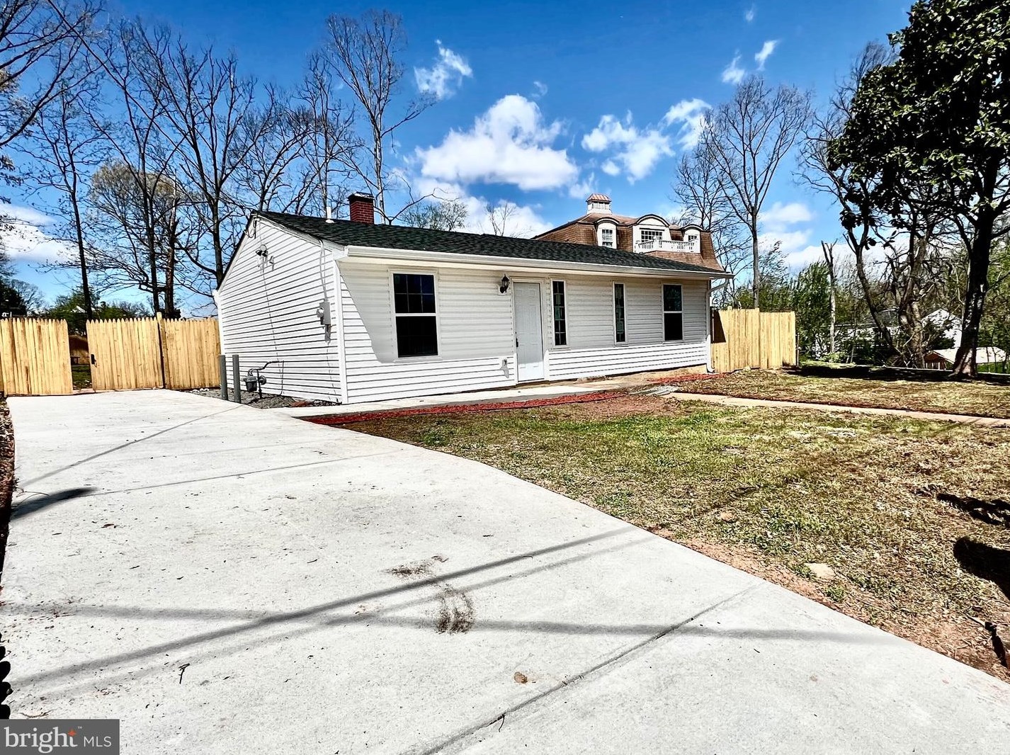 129 Courtney Dr, Manassas VA  20111-2058 exterior
