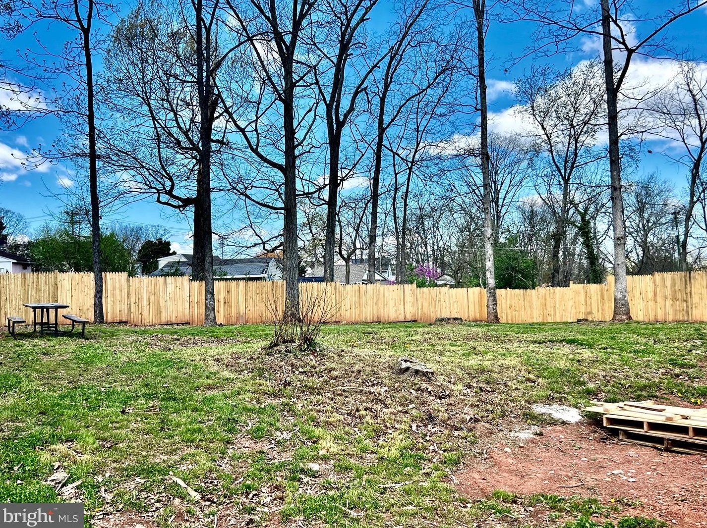 129 Courtney Dr, Manassas VA  20111-2058 exterior