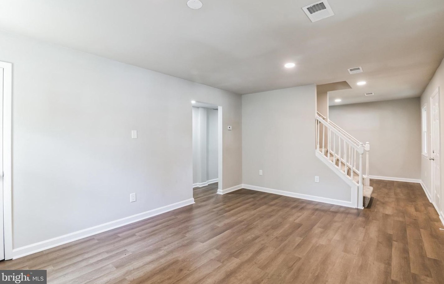 105 Jenkins Ct, Manassas, VA 20111-2057
