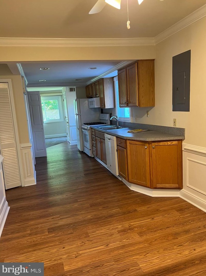 203 Rugby Rd, Manassas, VA 20111