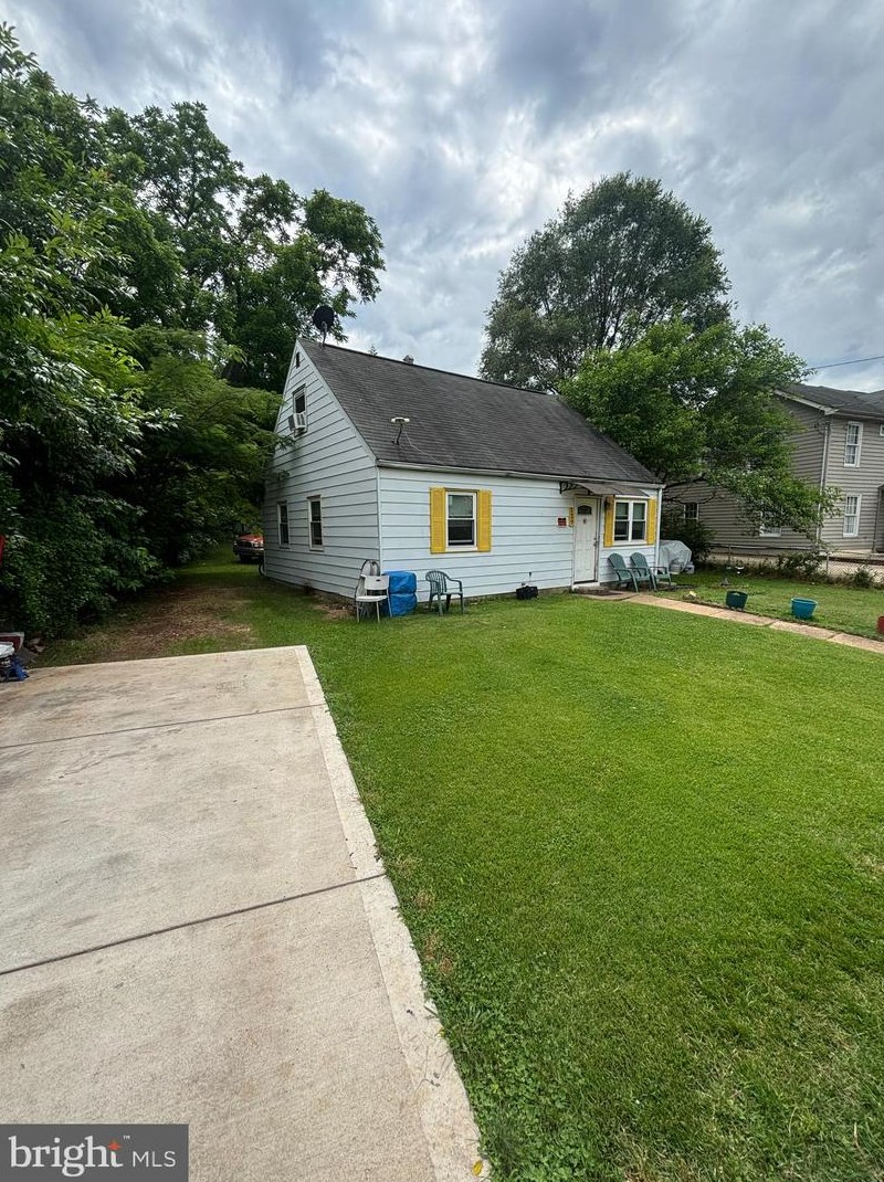 129 Evans St, Manassas, VA 20111-2351