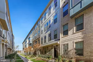 609 Percy Pl, Manassas Park, VA 20111 - Photo 24