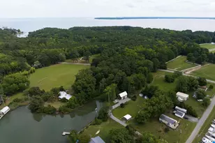 138 Delta Dr, Deltaville, VA 23043 - Photo 10