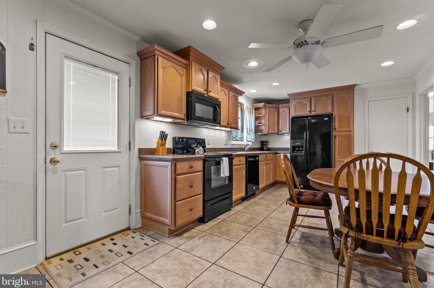 675 Harryhogan Rd, Walmsley, VA 22435