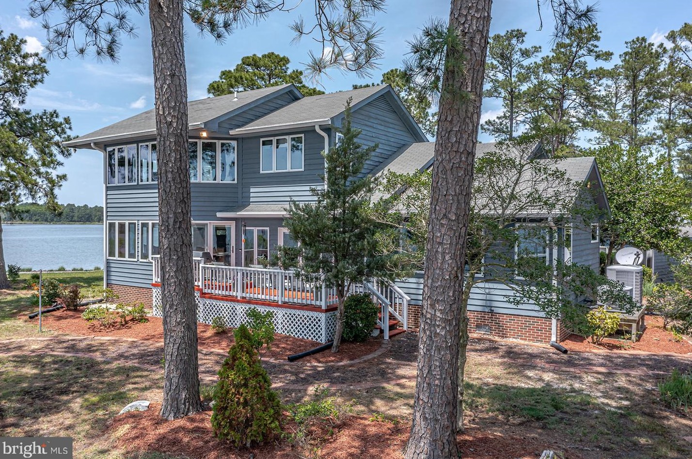 445 Lake Francis Ln, Lottsburg, VA 22511
