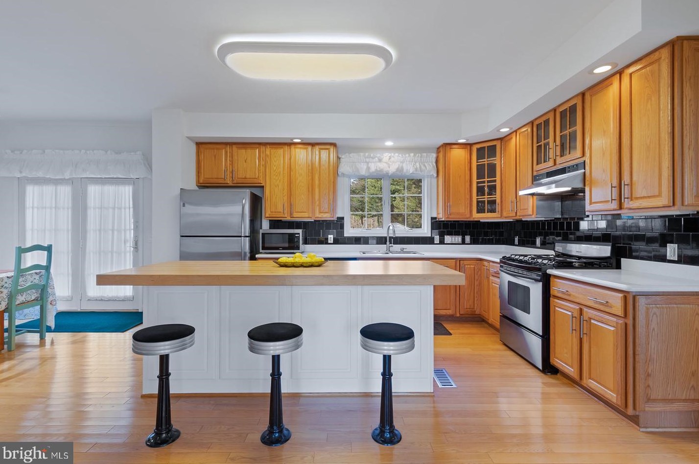 562 Oyster Point Dr, Reedville VA  22539-3604 exterior