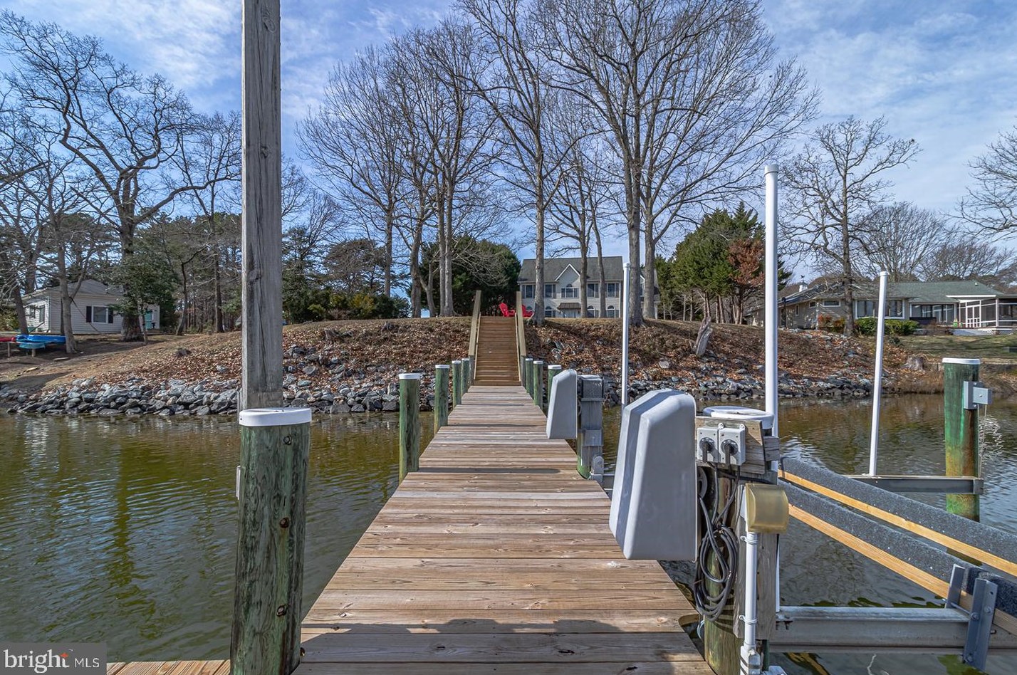 562 Oyster Point Dr, Reedville VA  22539-3604 exterior