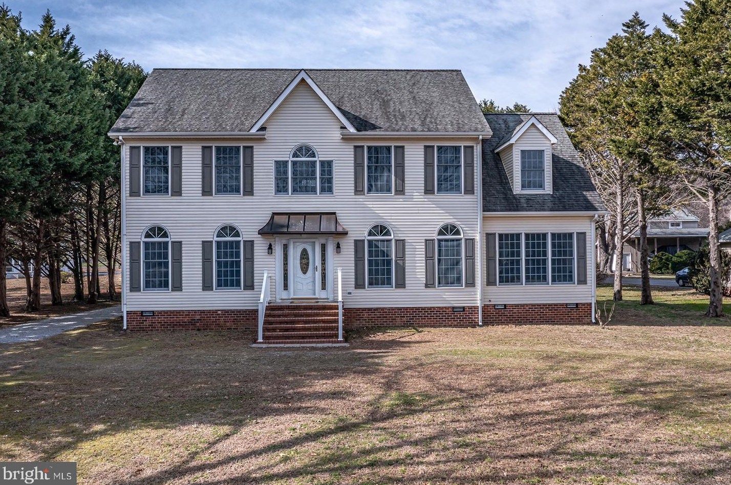 562 Oyster Point Dr, Reedville VA  22539-3604 exterior