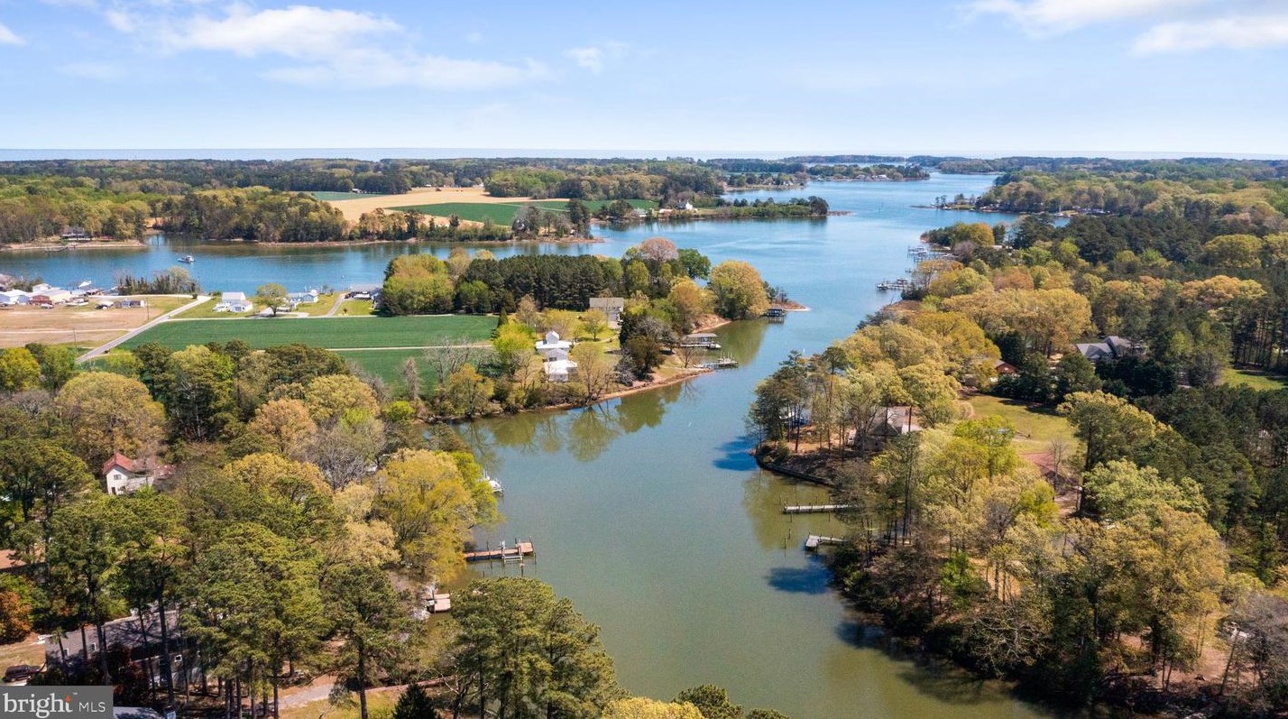 1768 Greenfield Rd, Reedville, VA 22539-3019
