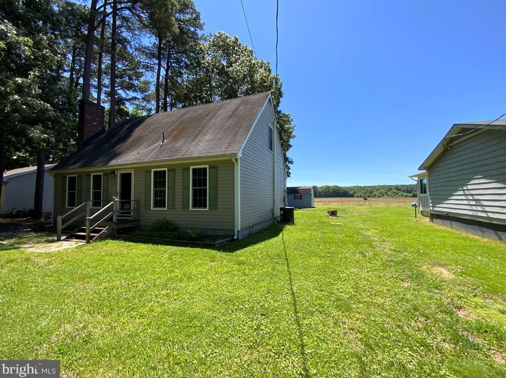 222 Lancelot Dr, Reedville, VA 22539-3532