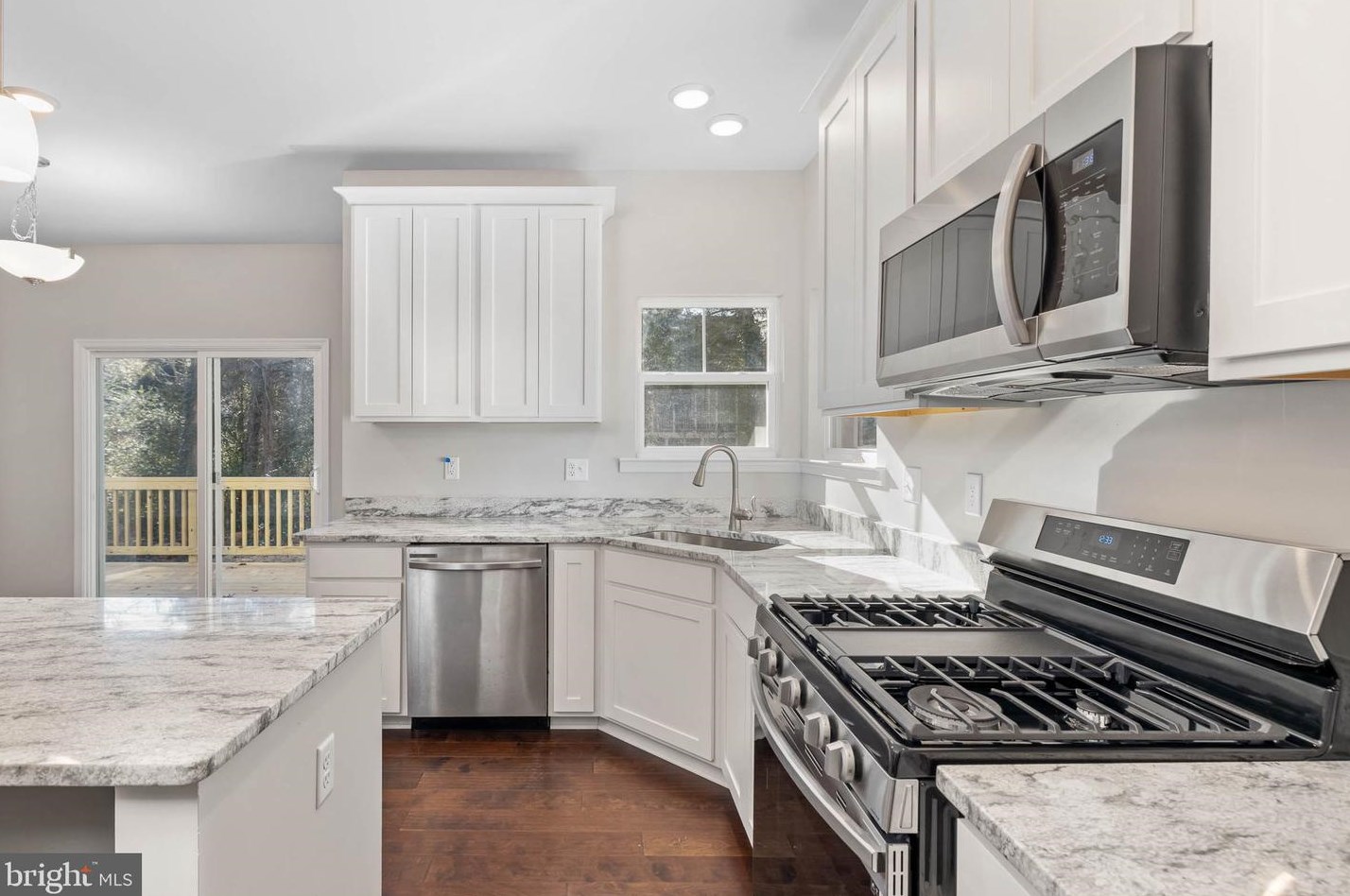 1002 Lakeview Pkwy, Locust Grove, VA 22508
