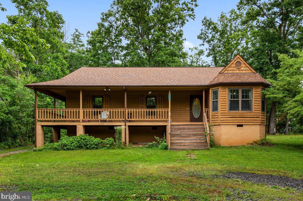 1226 Lakeview Pkwy, Locust Grove, VA 22508